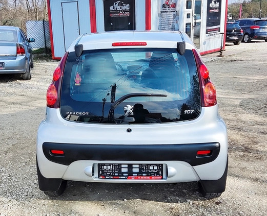 Peugeot 107 cena 18950 przebieg: 167000, rok produkcji 2014 z Trzebiatów małe 407